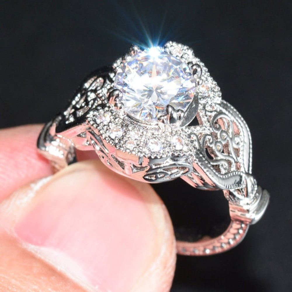 Engagement/Wedding Dainty Flower Carved Luxury Silver Ring for Women, VI… - Picture 4 of 5